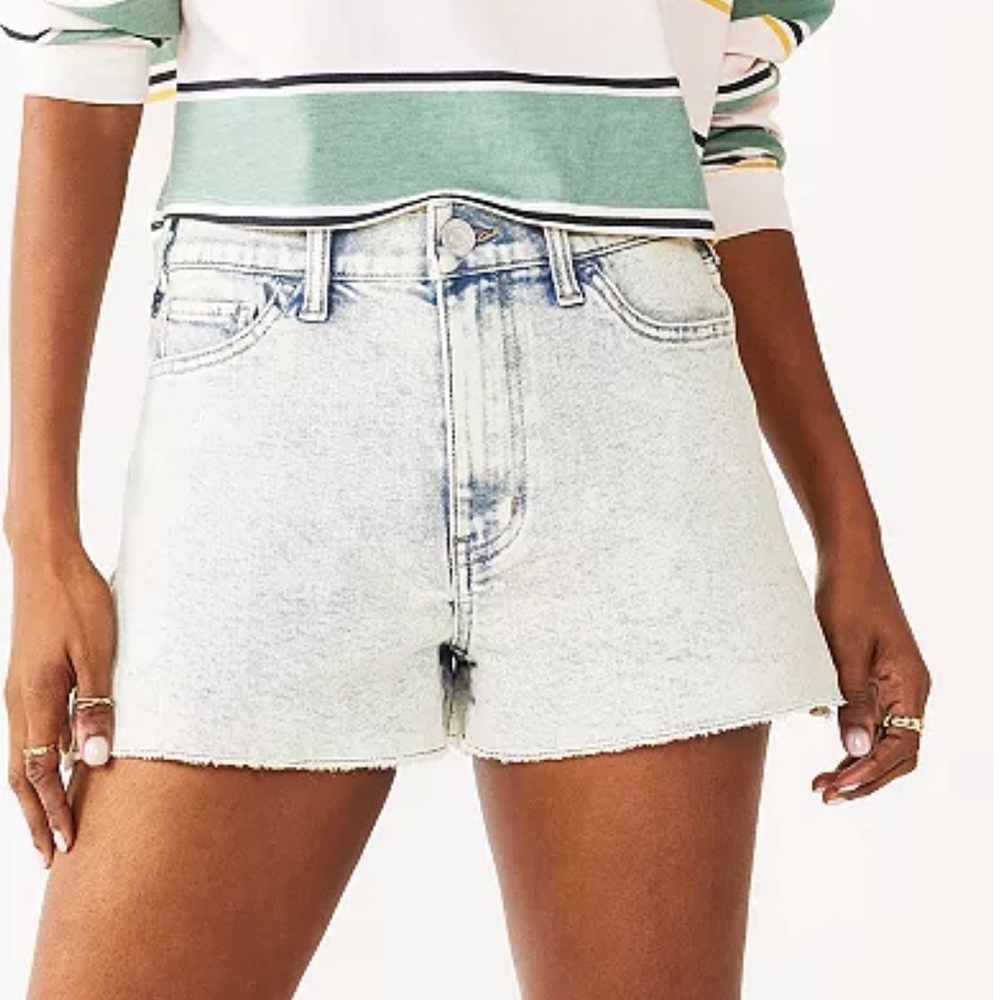 🌱🦢4 FOR $15!🦢🌱 SO High rise mom shorts
